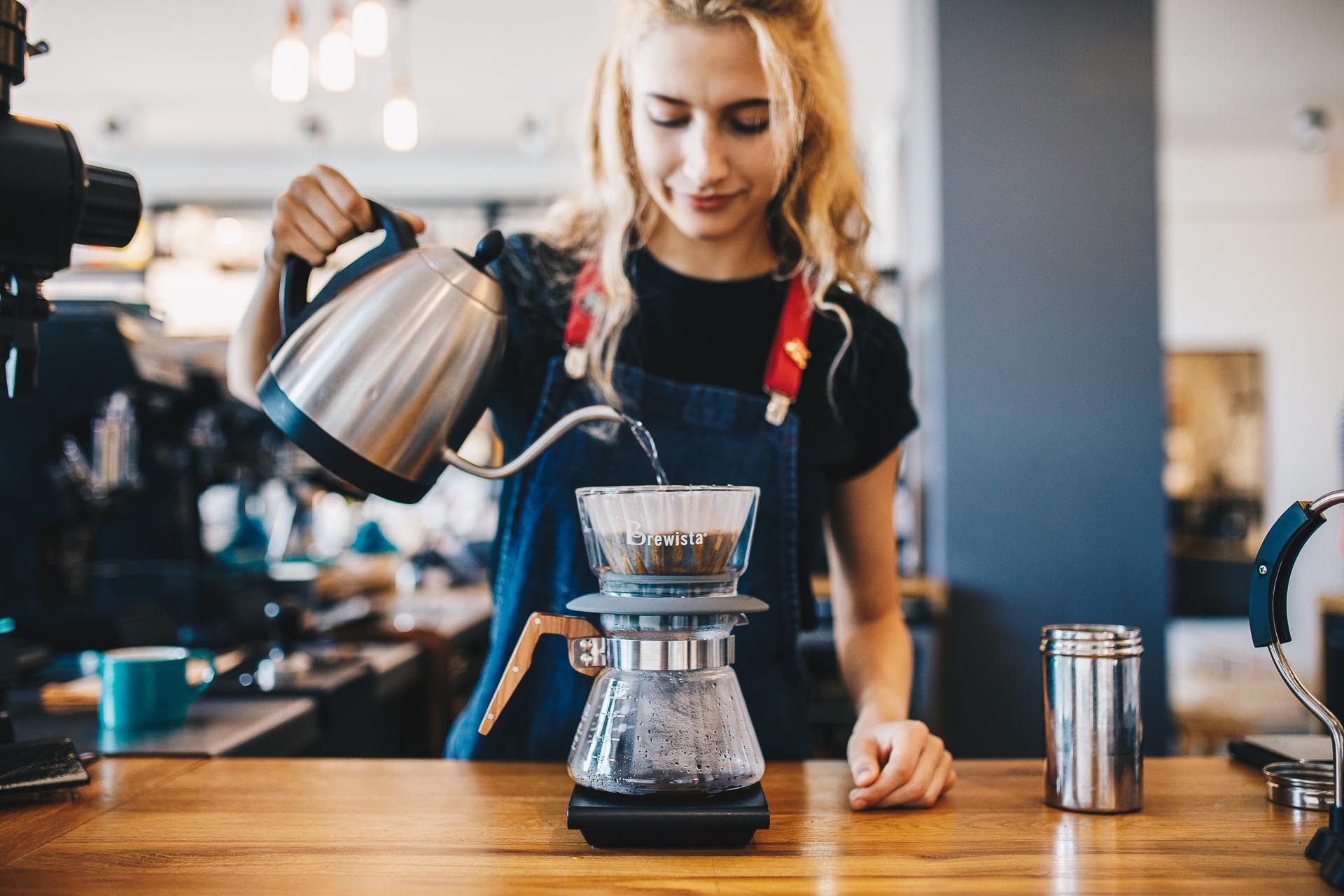 What is V60 and How to Make Drip Coffee? - Blog Coffeedesk.pl