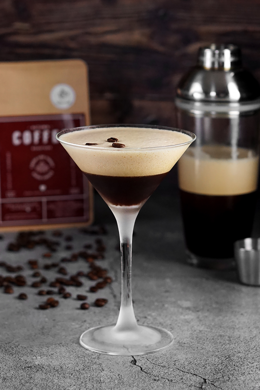 Espresso martini - recipe for a coffee cocktail - Blog Coffeedesk.com
